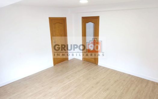 Venta Piso Centro Ciudad Paterna ref. 1-65837